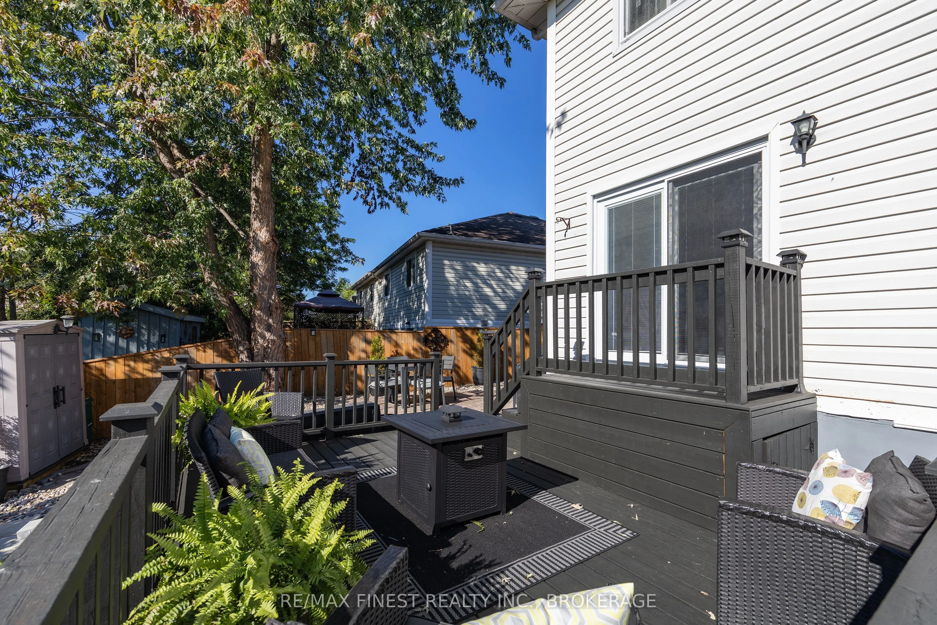 1377 BRACKENWOOD Crescent