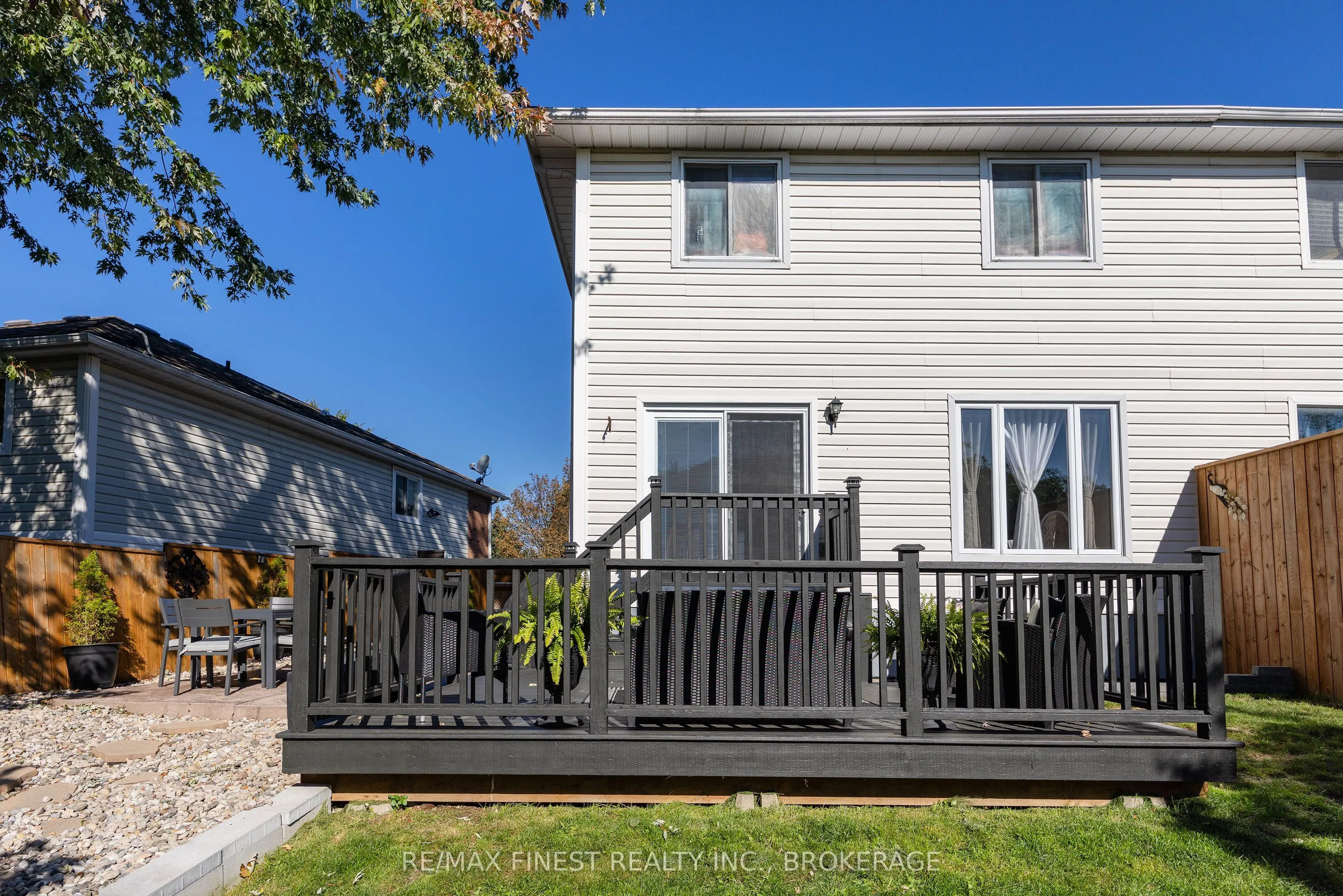1377 BRACKENWOOD Crescent