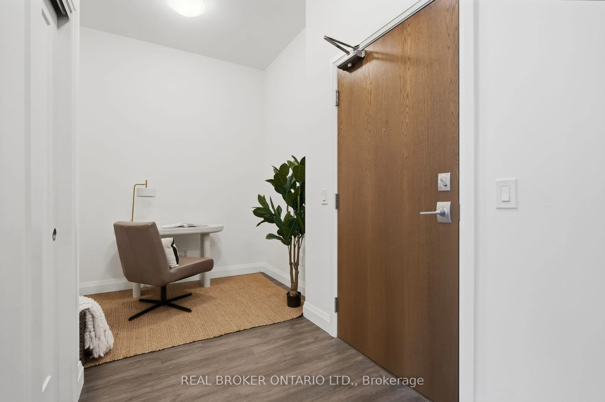 30 Hamilton Street S #101