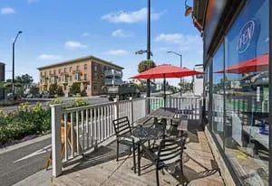 27 Beckwith Street N