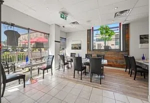 27 Beckwith Street N