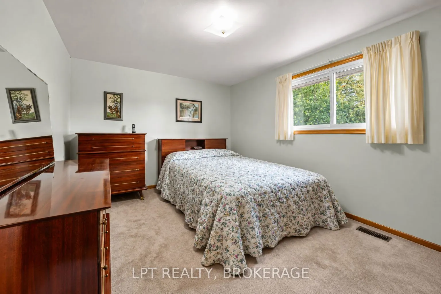 124 Campbell Crescent