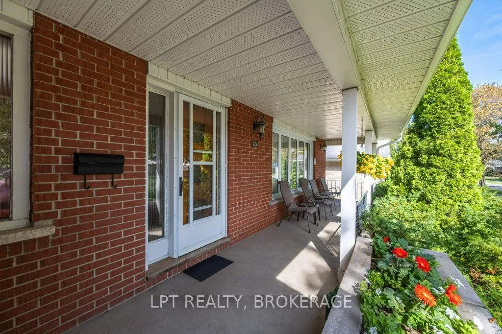 124 Campbell Crescent