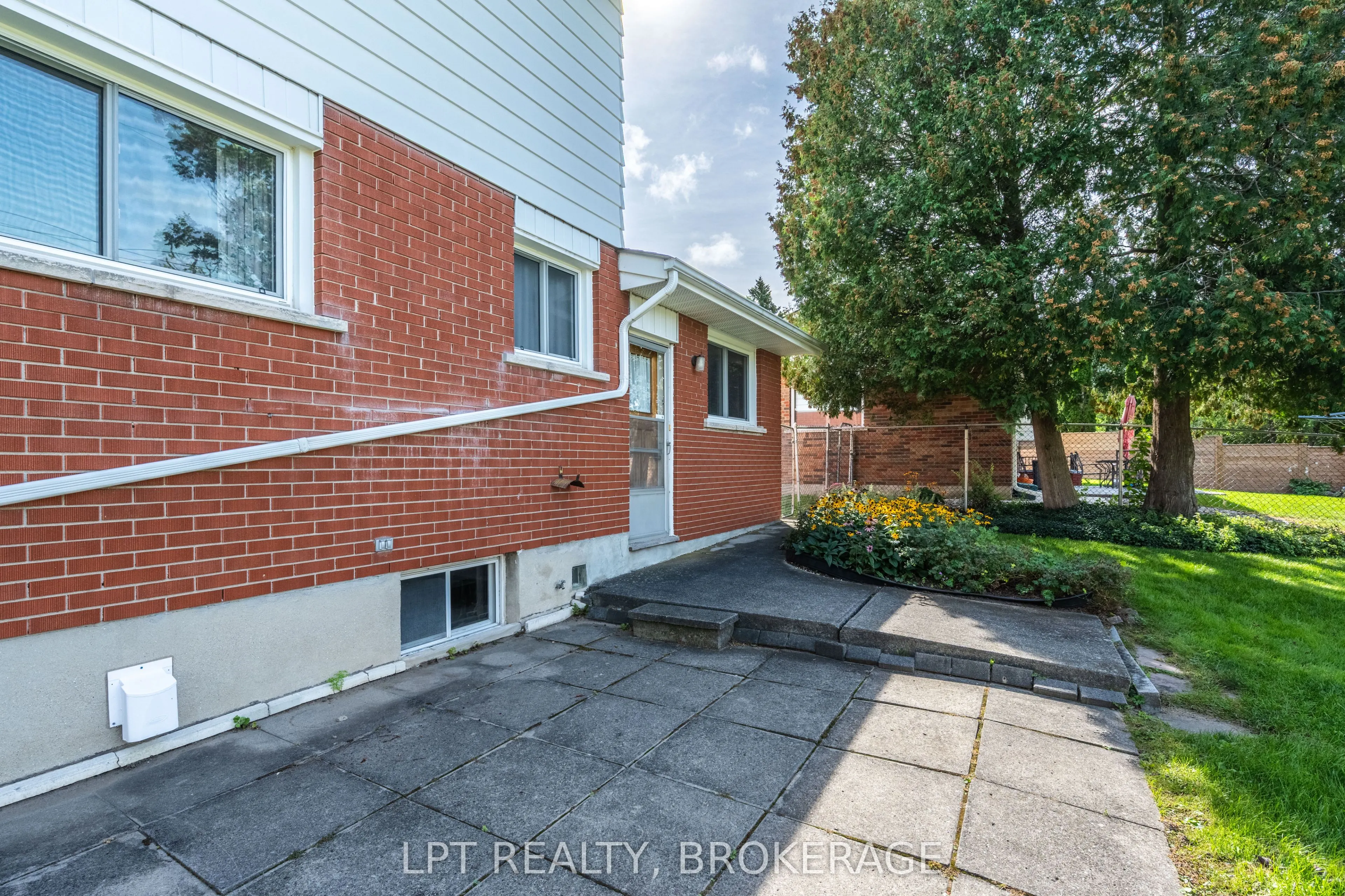 124 Campbell Crescent