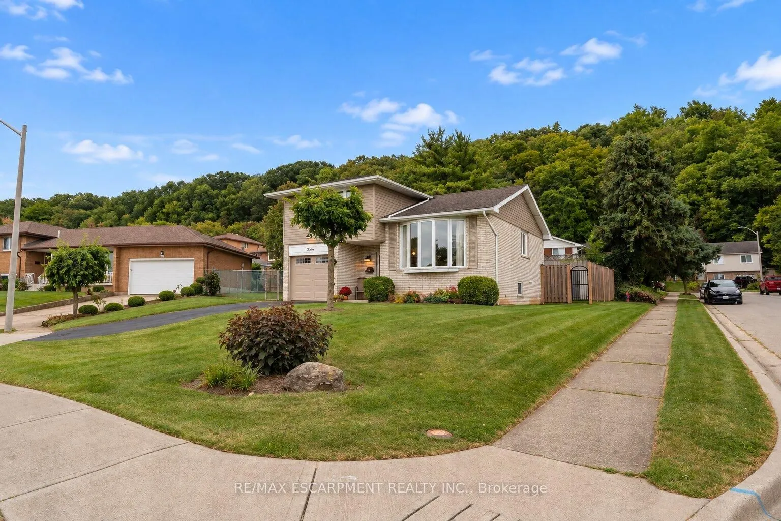 12 Brae Crest Drive