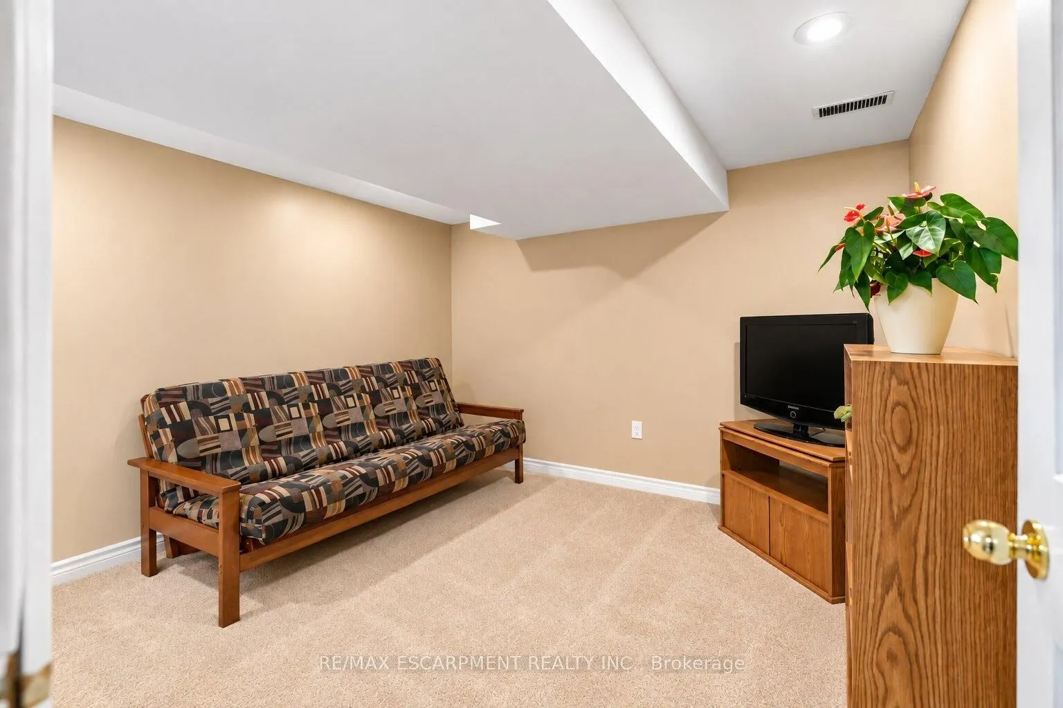12 Brae Crest Drive