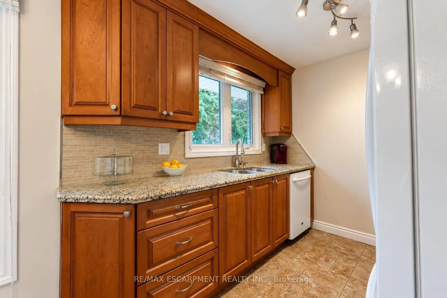 12 Brae Crest Drive