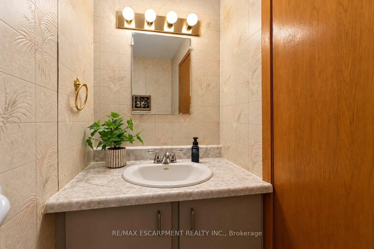12 Brae Crest Drive