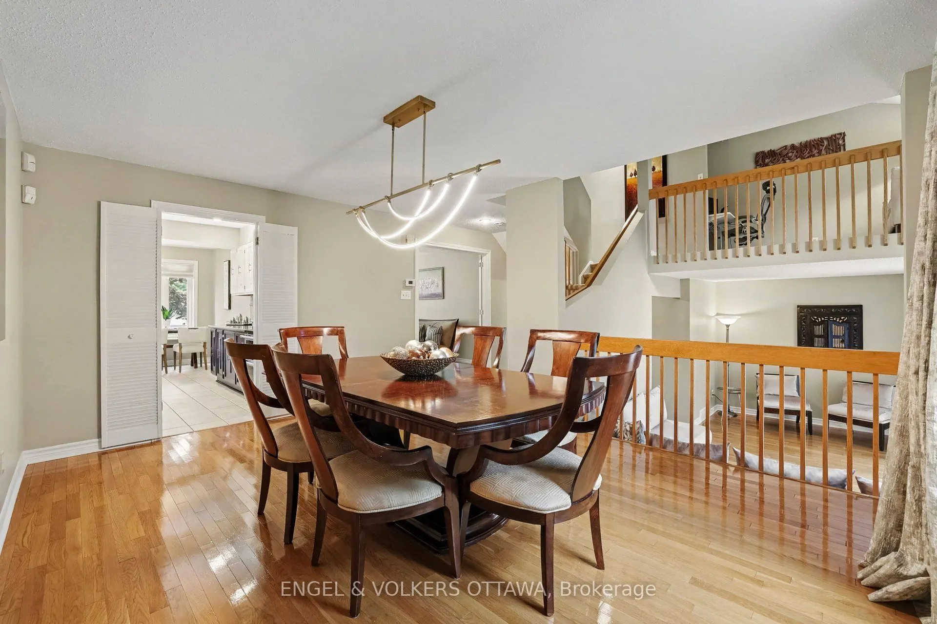 15 Archer Square