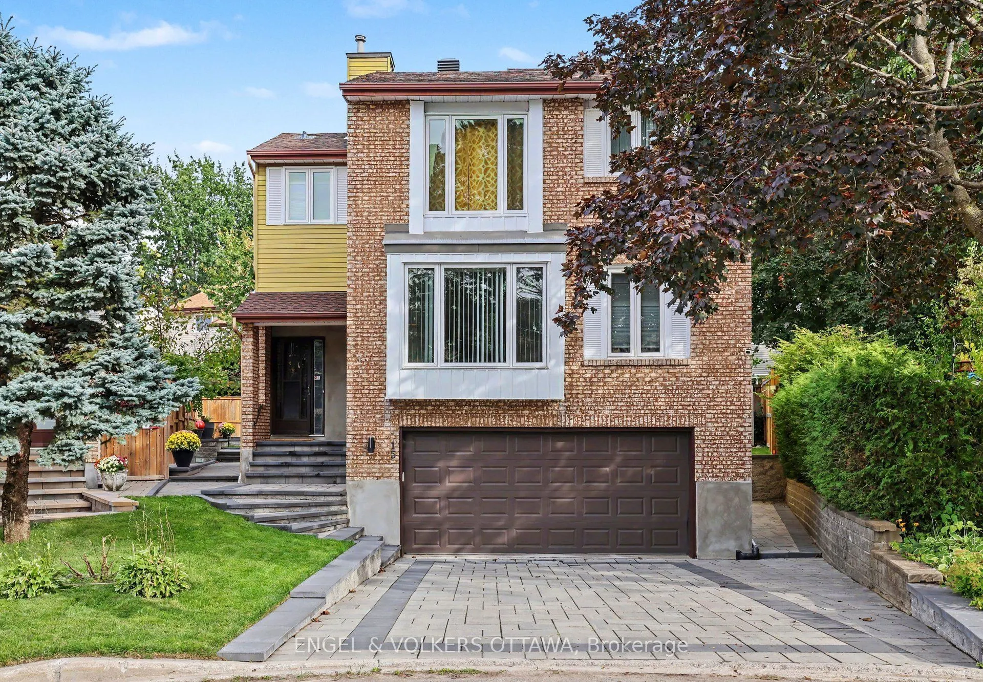 15 Archer Square