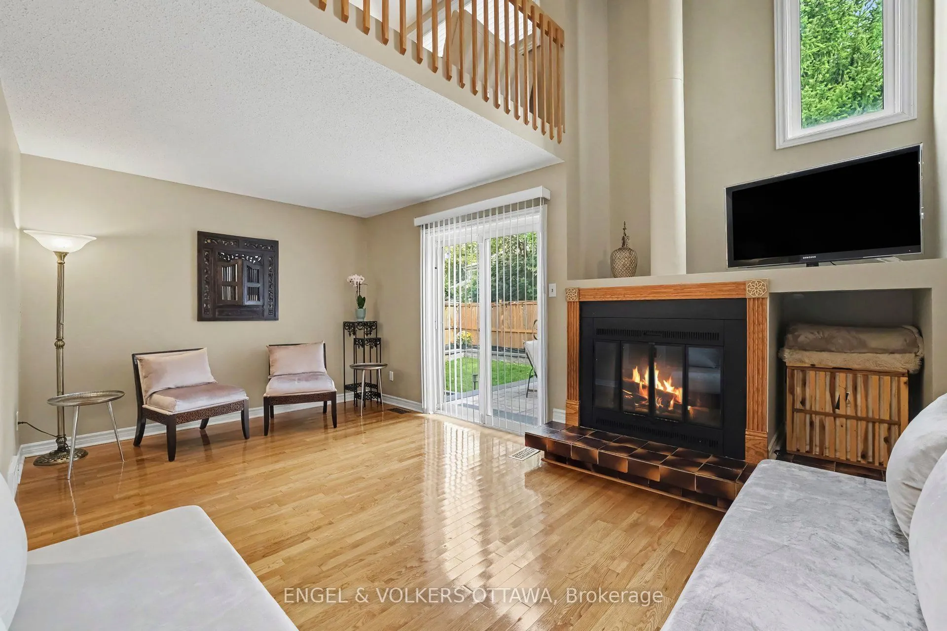 15 Archer Square