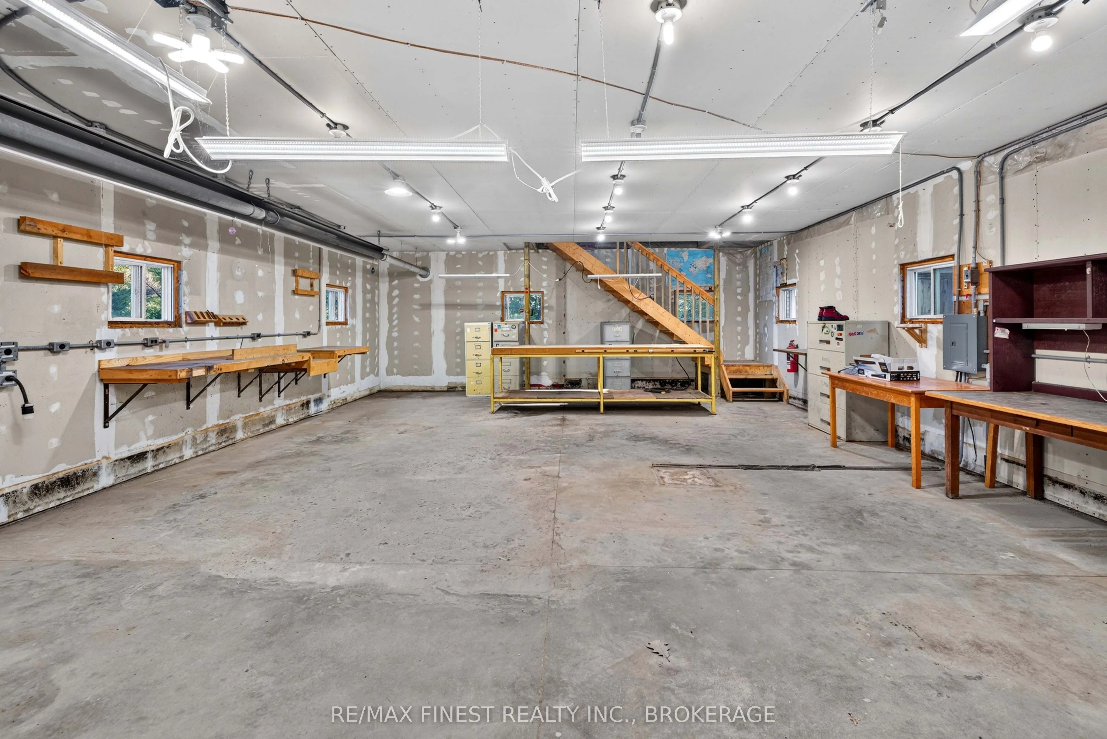 1045 Middle Road