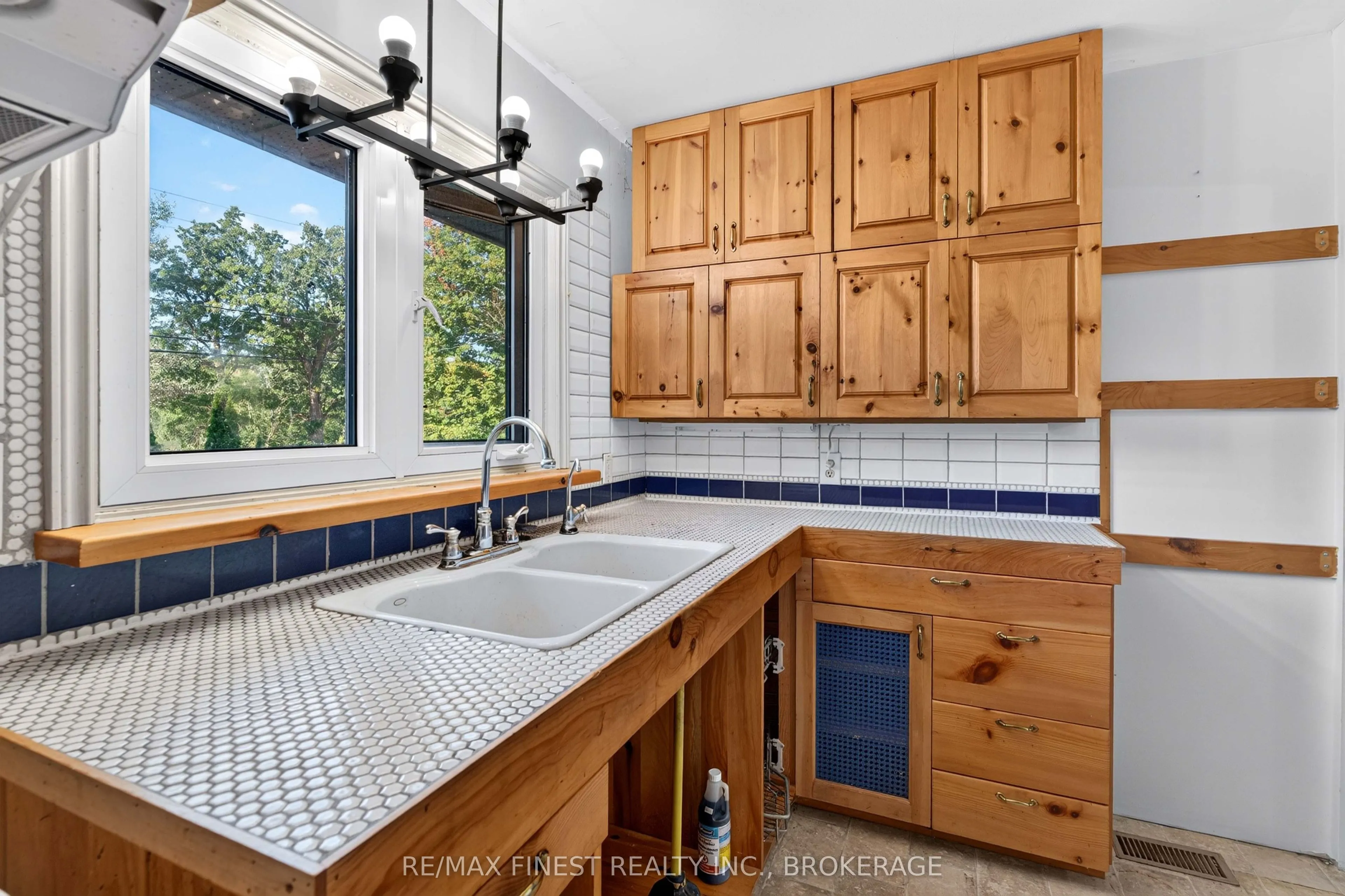 1045 Middle Road