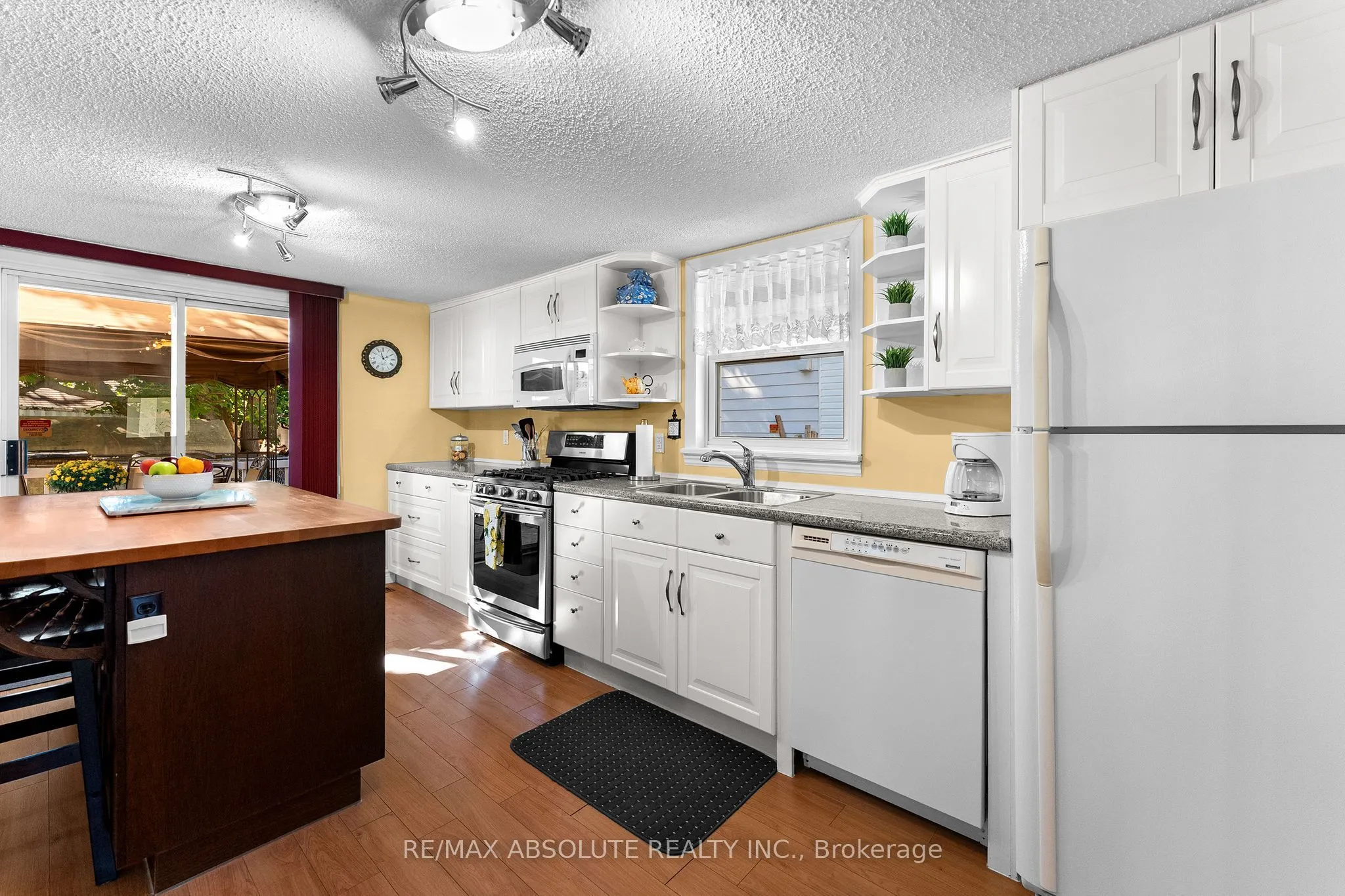 150 McGonigal Street W