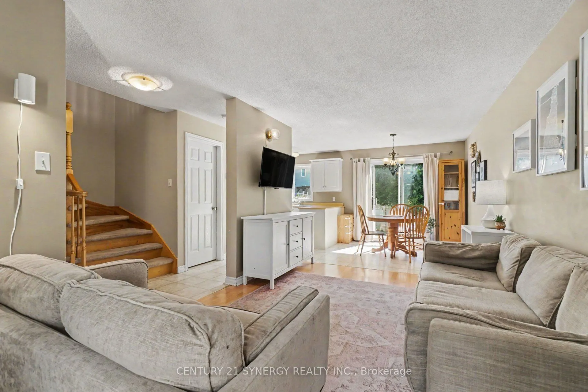 63 Lafleche Boulevard