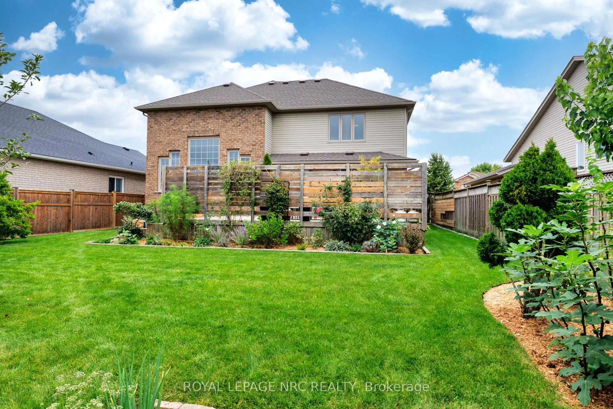 8394 Greenfield Crescent