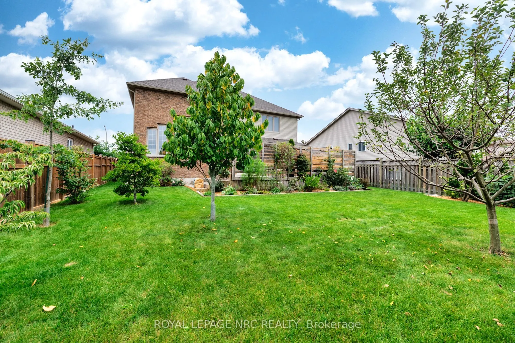 8394 Greenfield Crescent