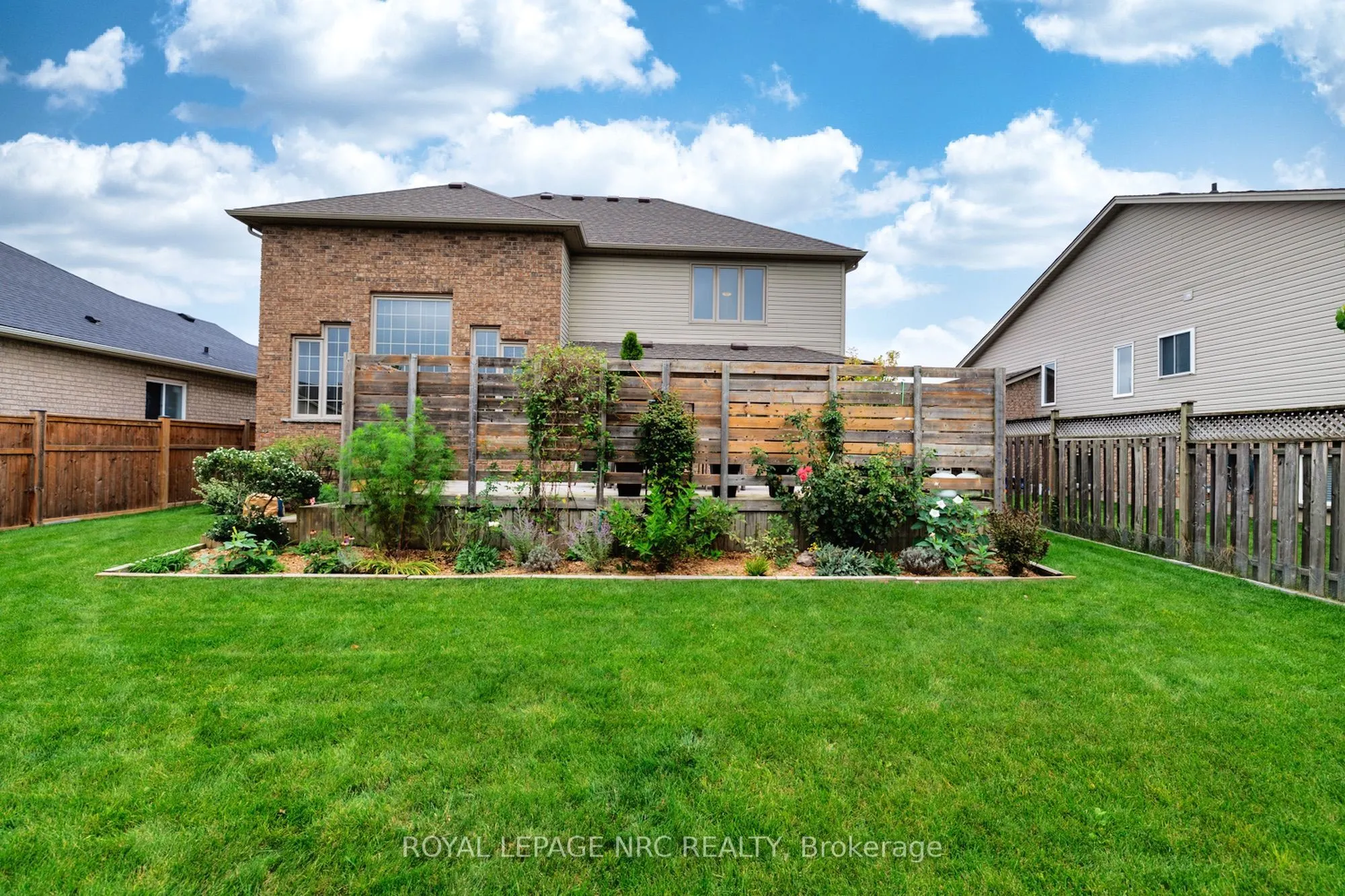 8394 Greenfield Crescent