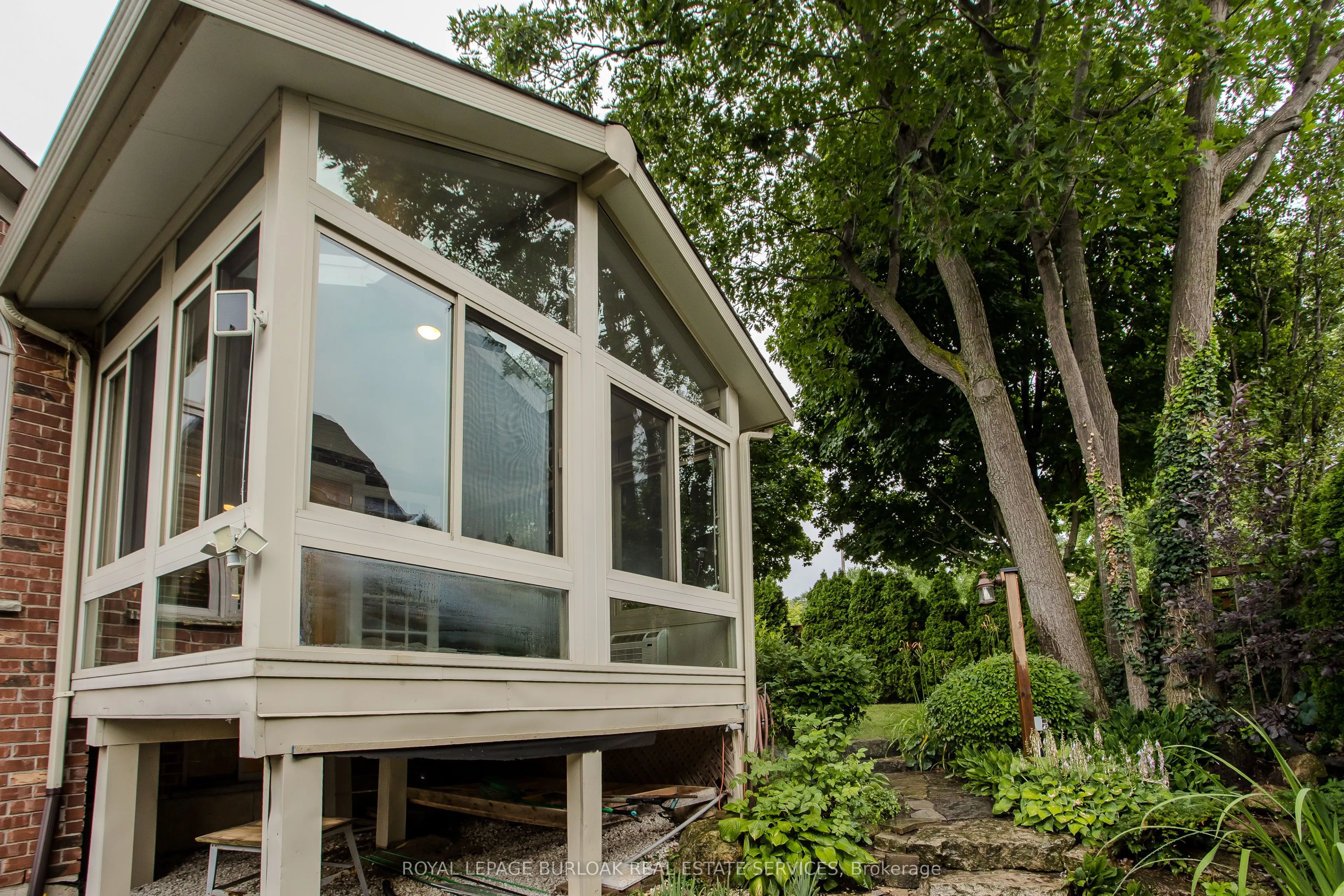 54 Waterwheel Crescent