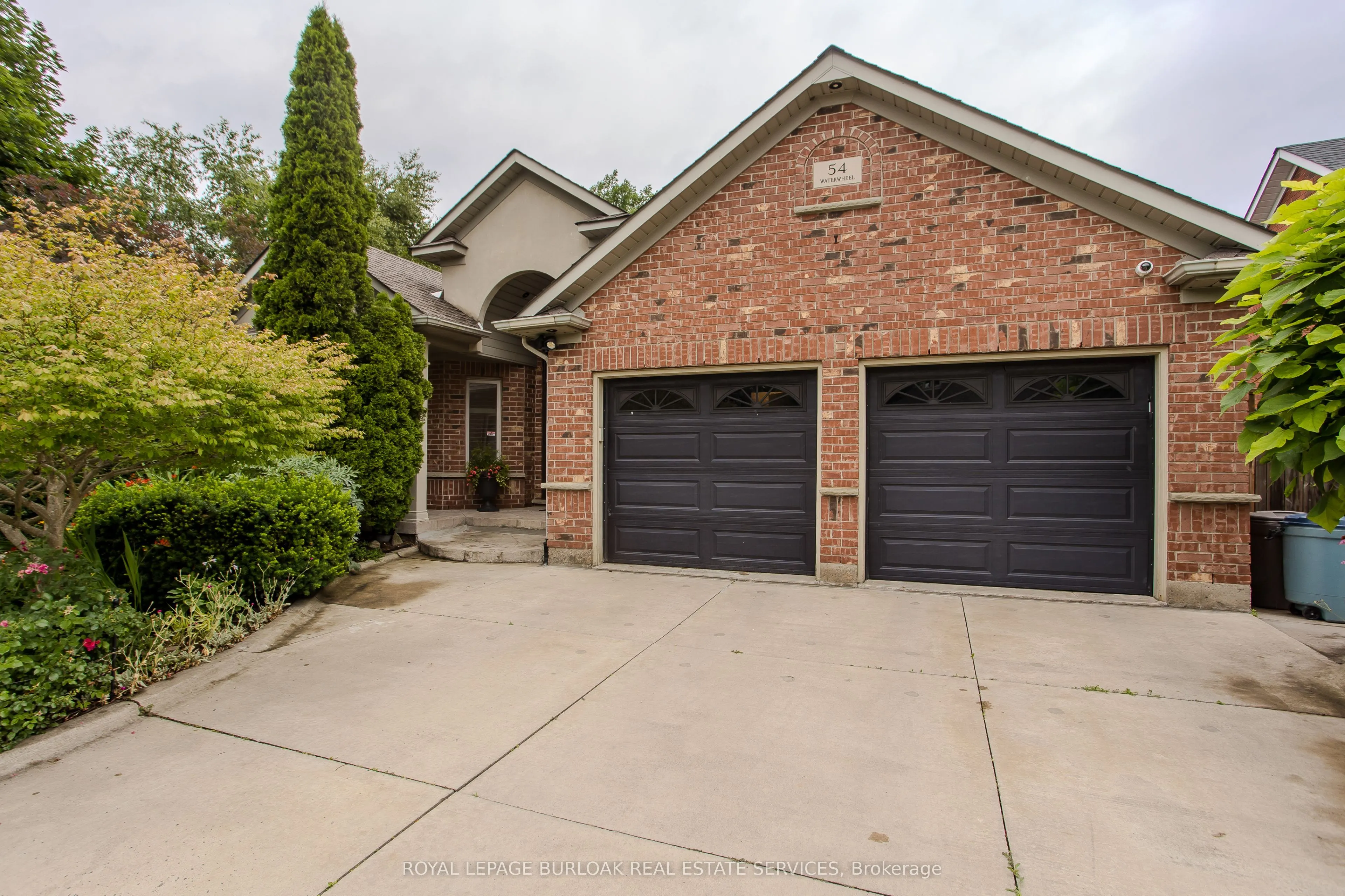 54 Waterwheel Crescent