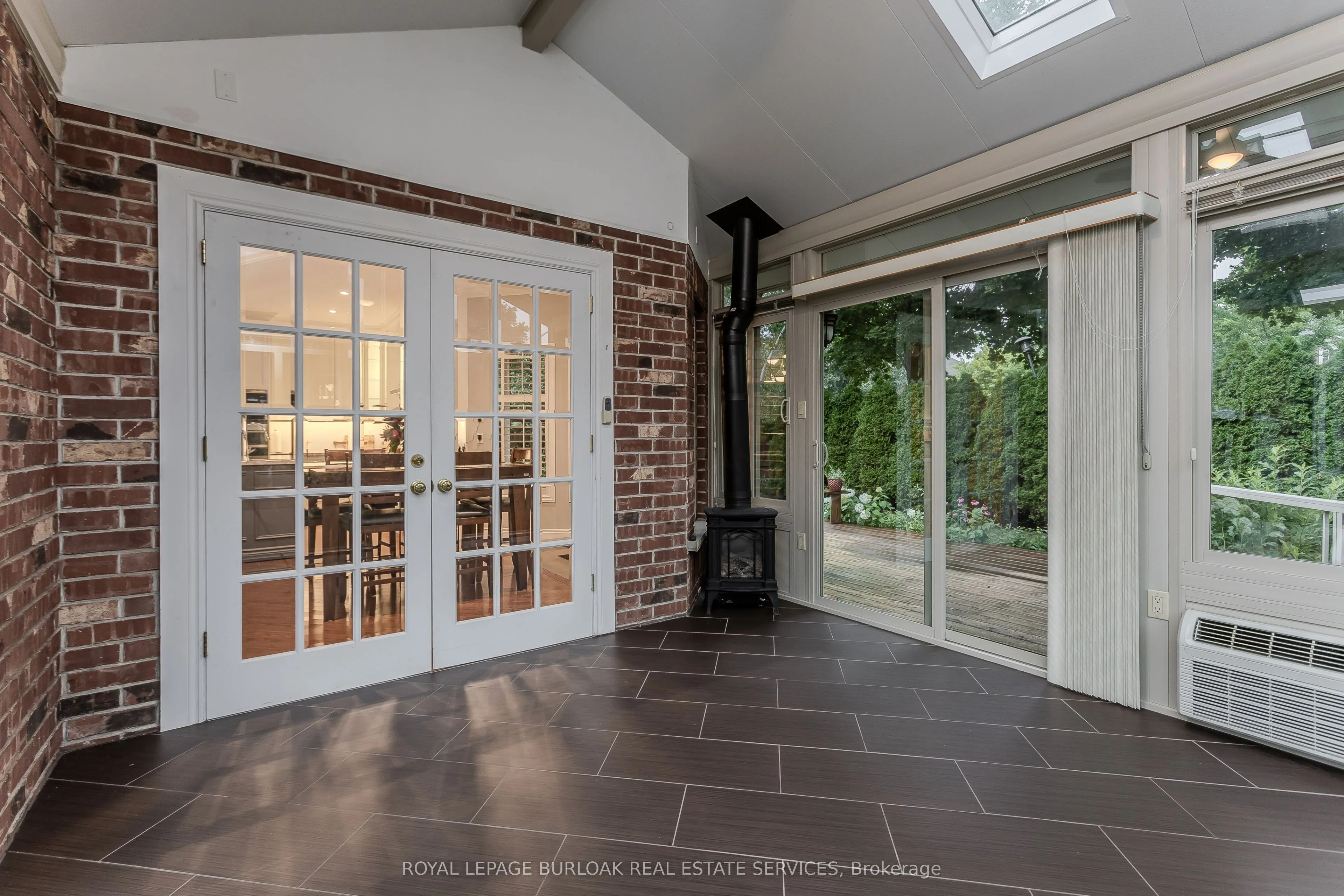 54 Waterwheel Crescent