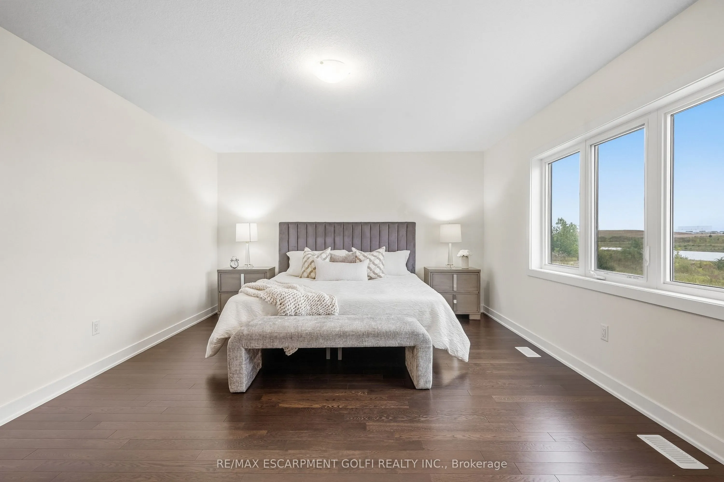 166 Aviron Crescent