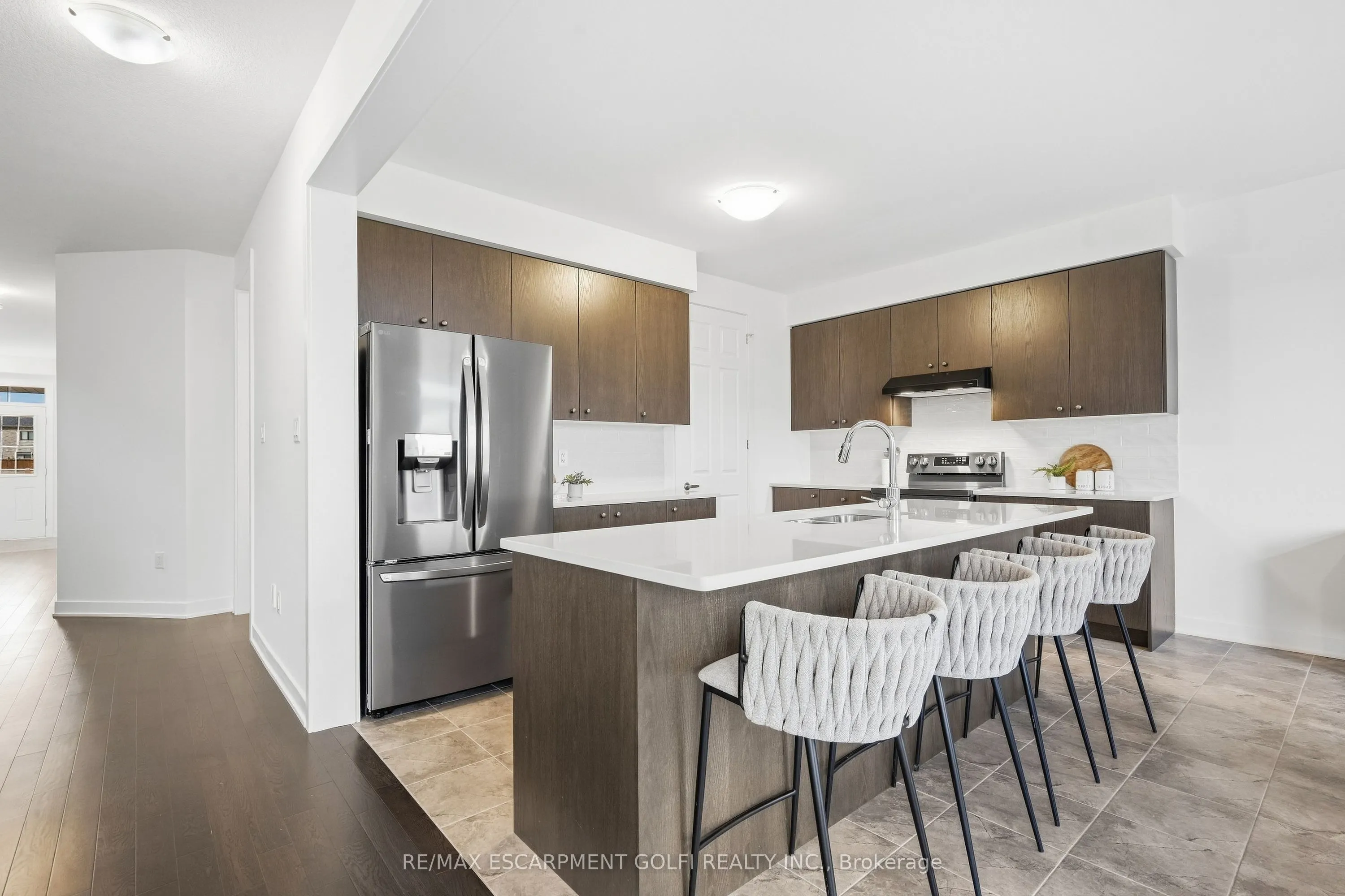 166 Aviron Crescent