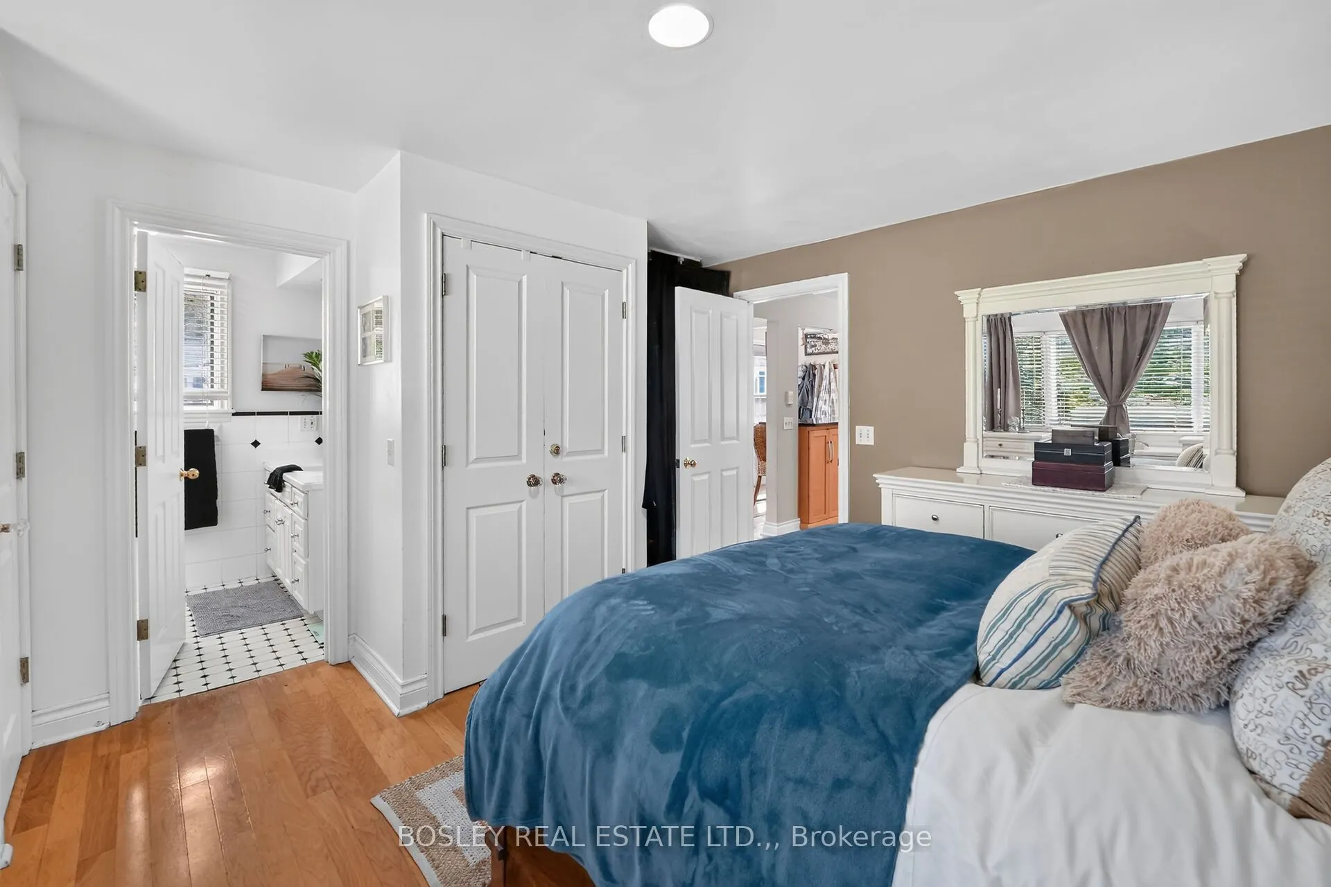299 Cherry Hill Boulevard S