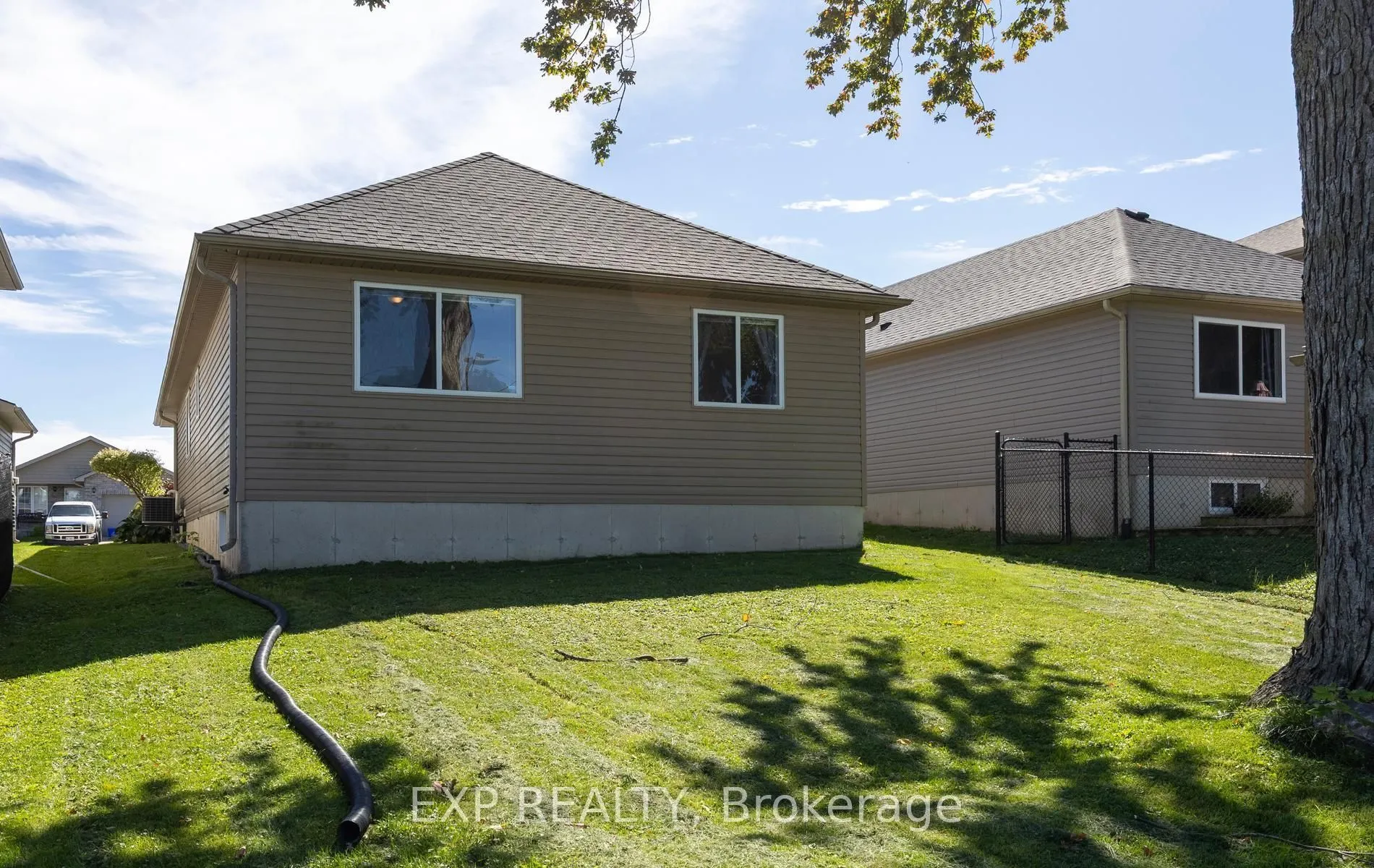 65 Kerr Crescent