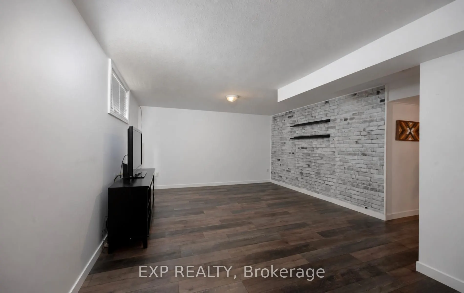 65 Kerr Crescent