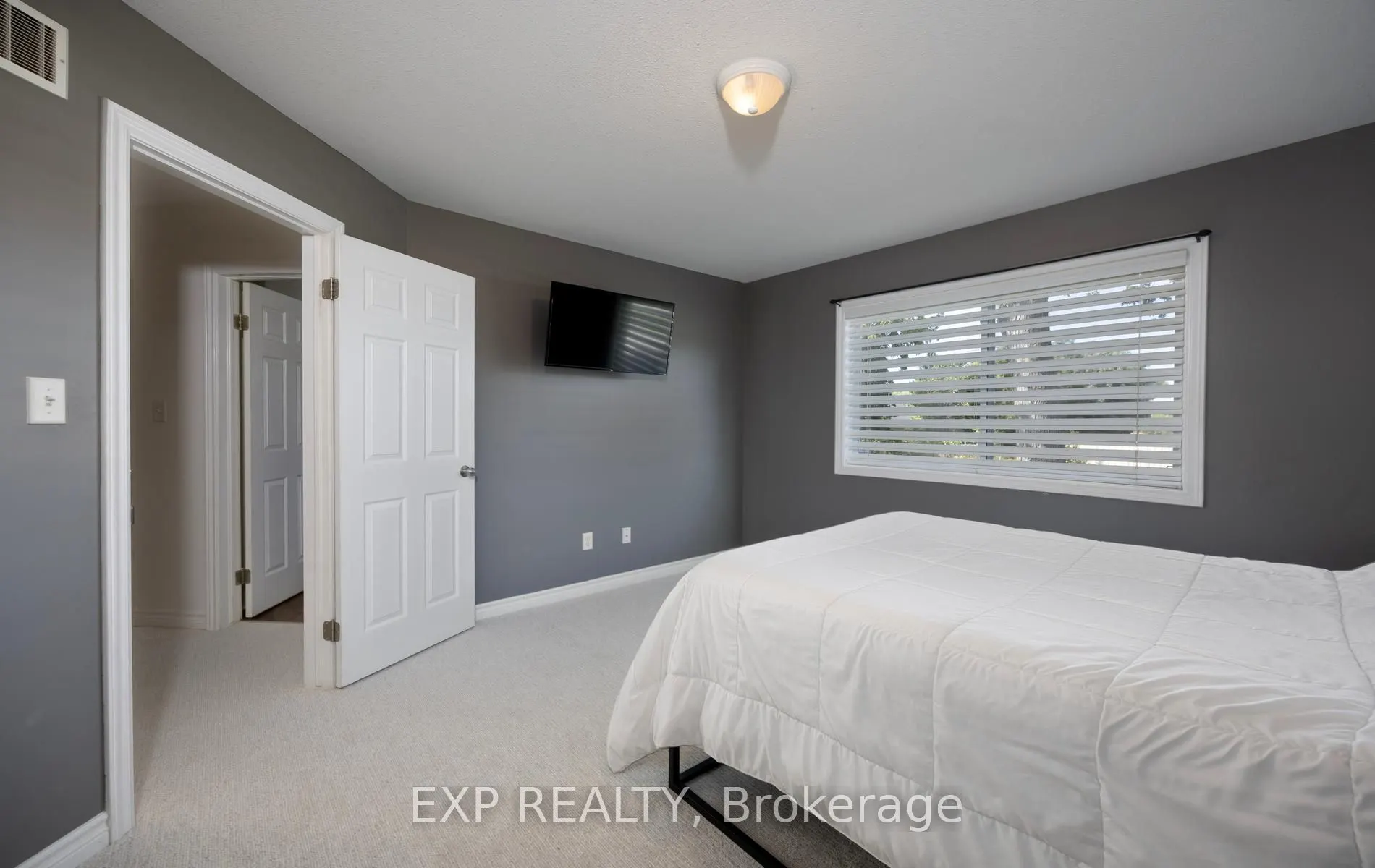65 Kerr Crescent