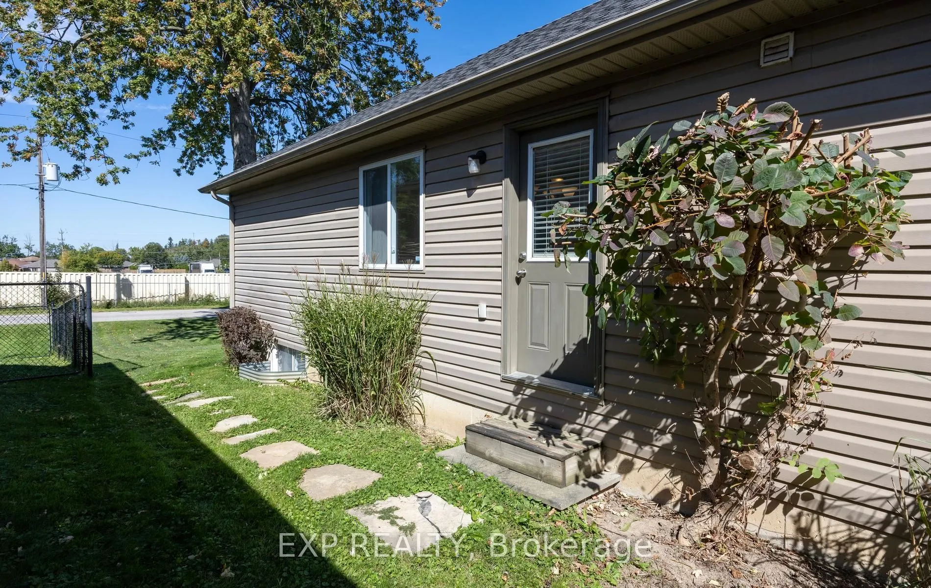 65 Kerr Crescent