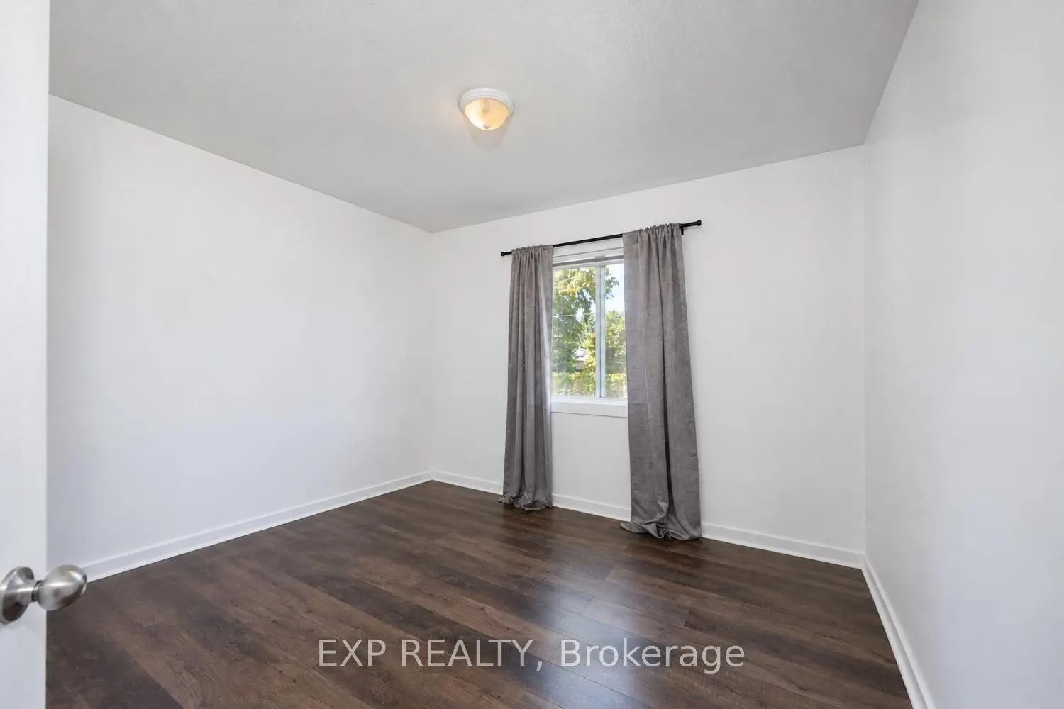 65 Kerr Crescent