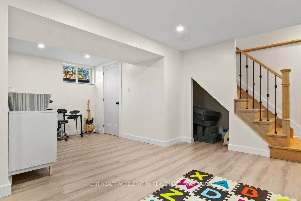 274 Montrose Road