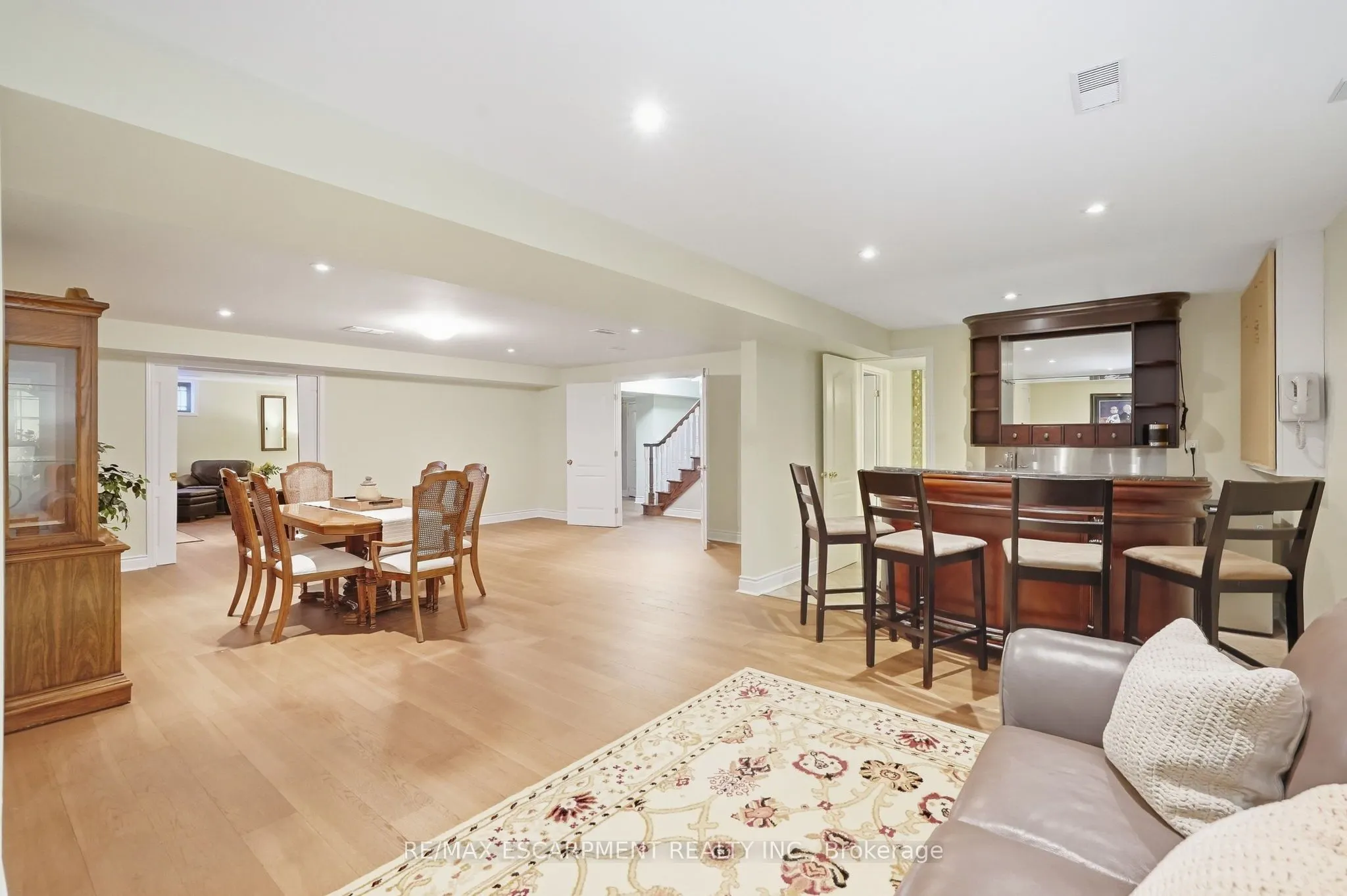 4 SUMMIT Drive