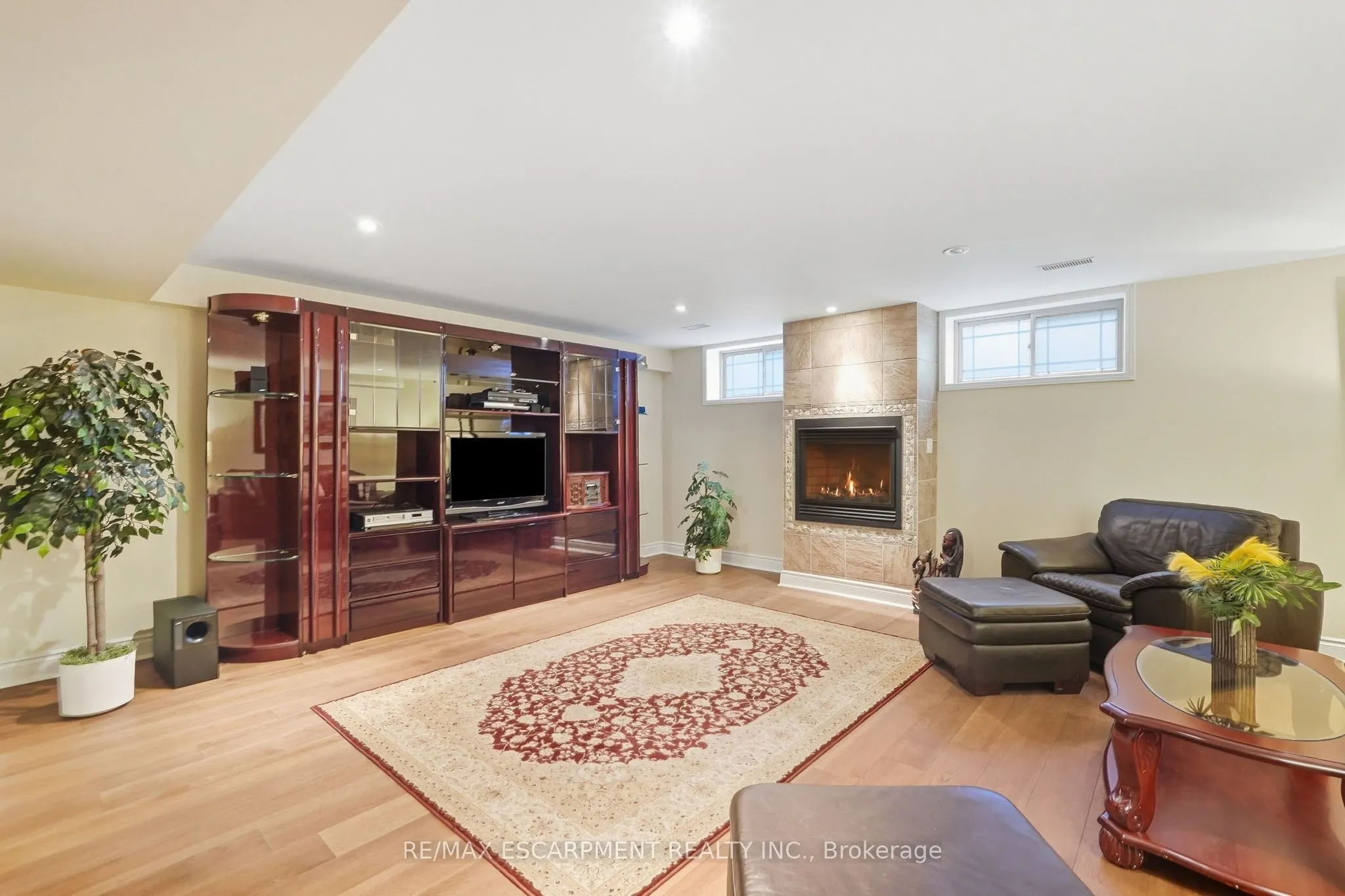4 SUMMIT Drive