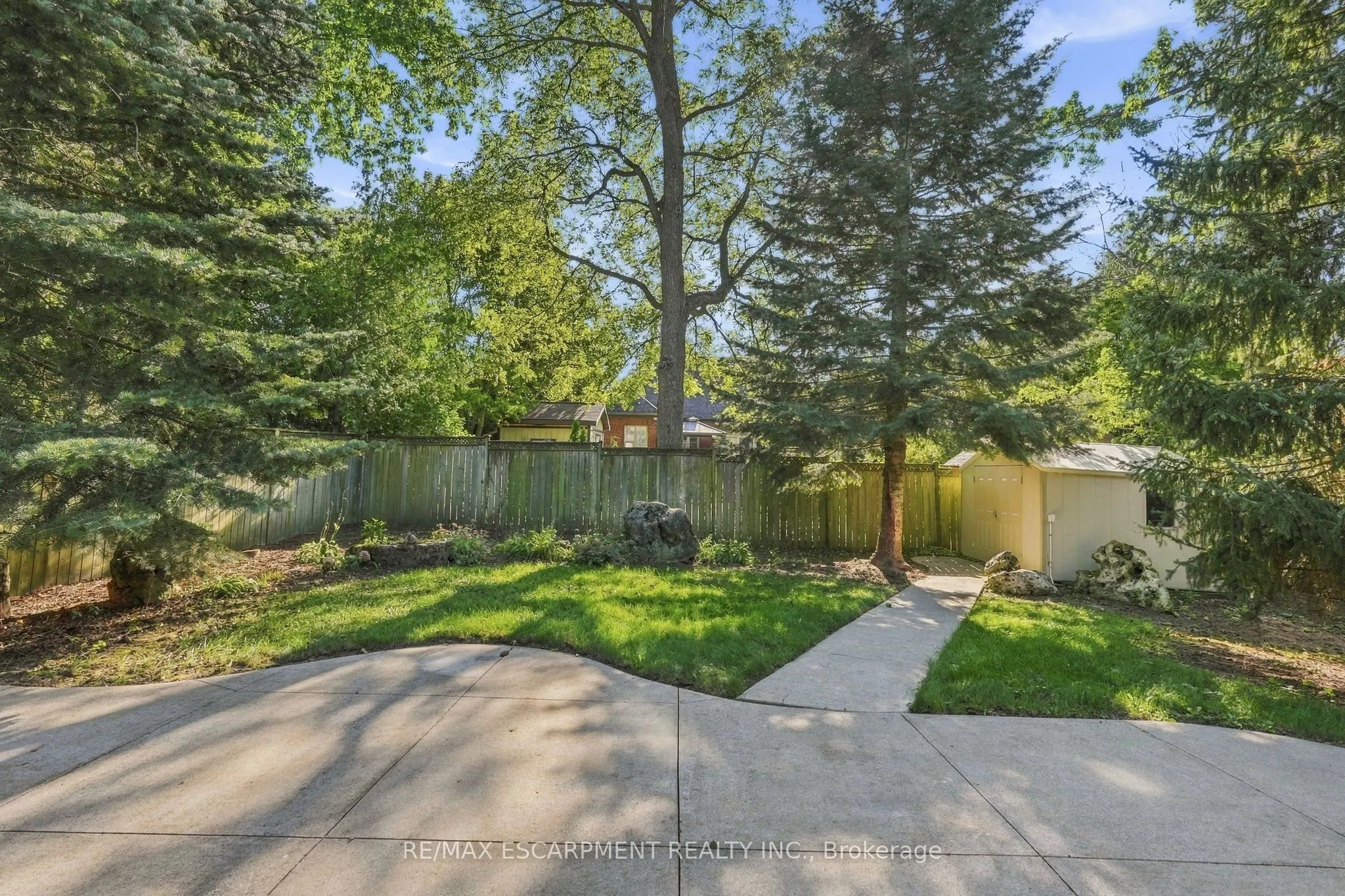 4 SUMMIT Drive