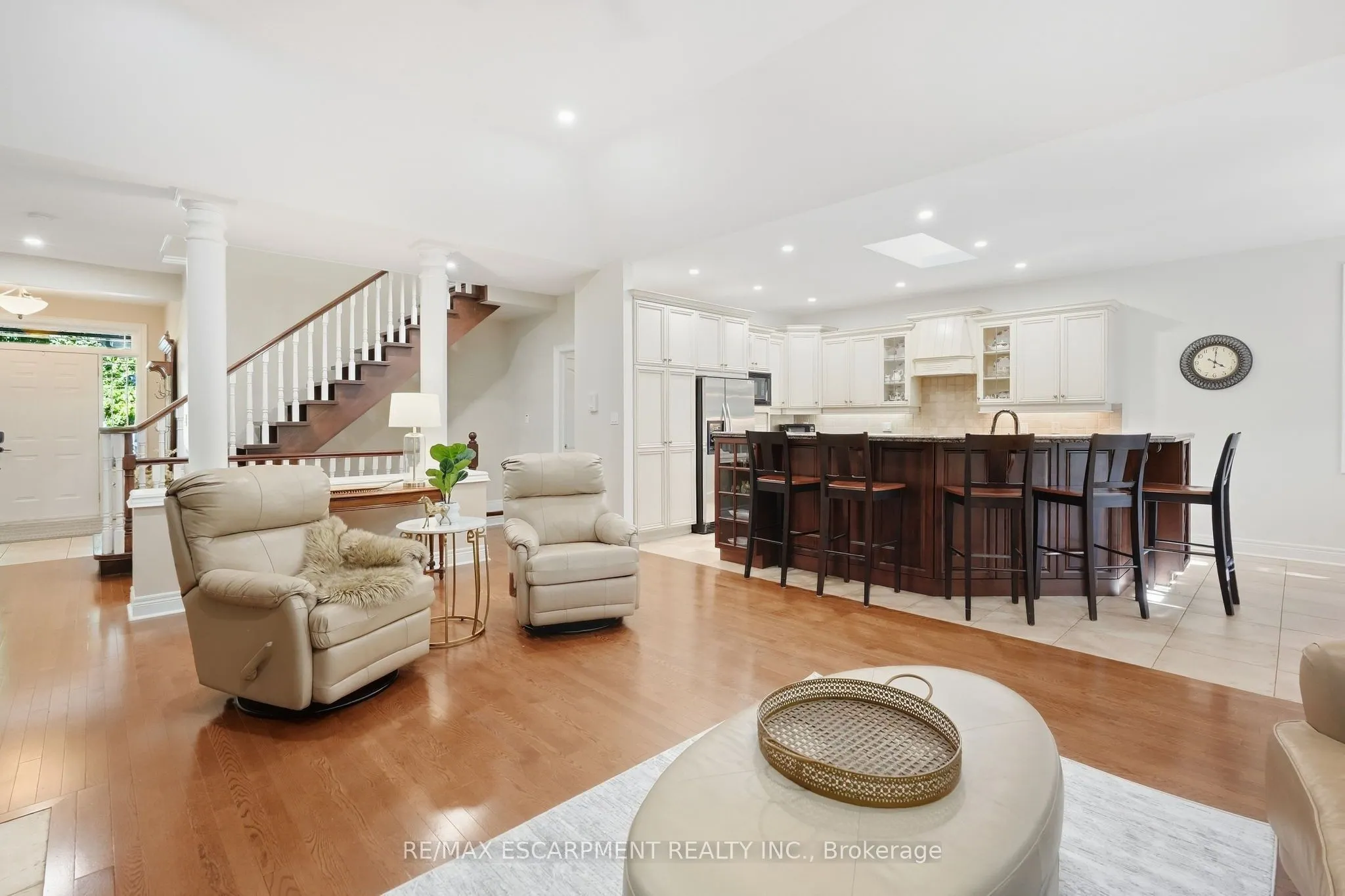 4 SUMMIT Drive