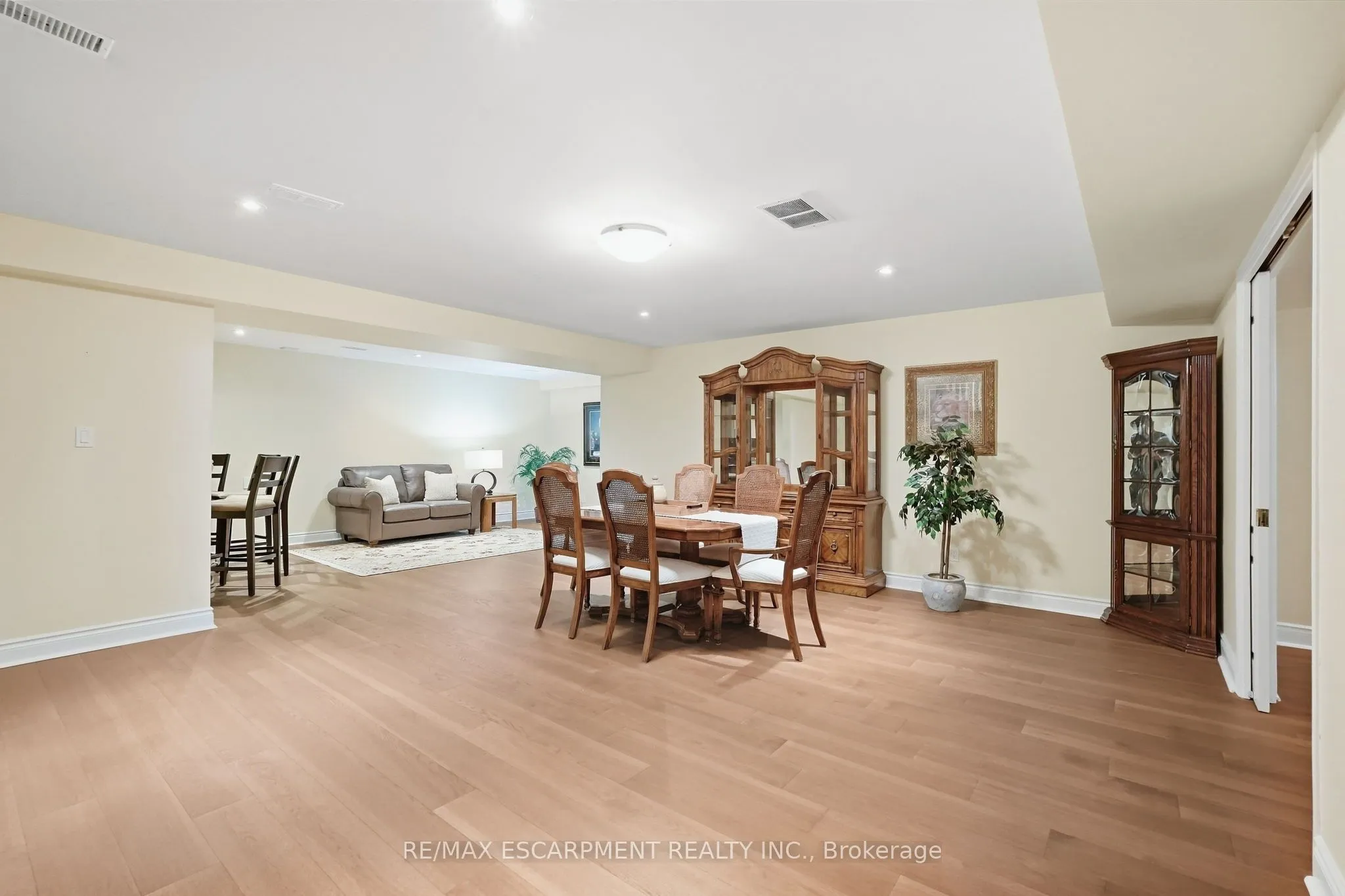 4 SUMMIT Drive
