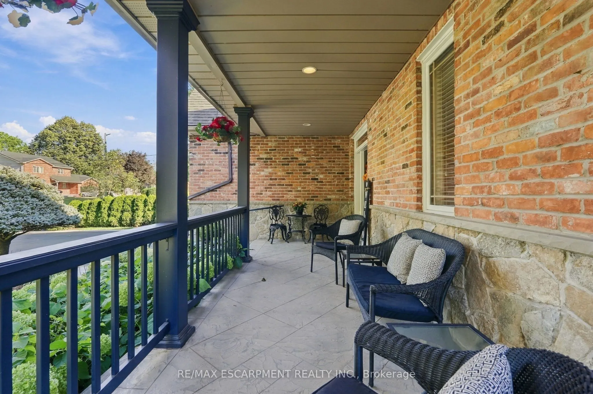 4 SUMMIT Drive