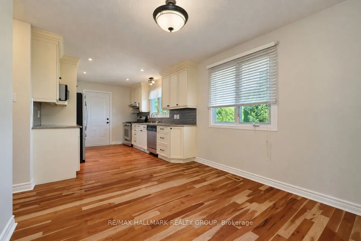 490 Tisdale Crescent
