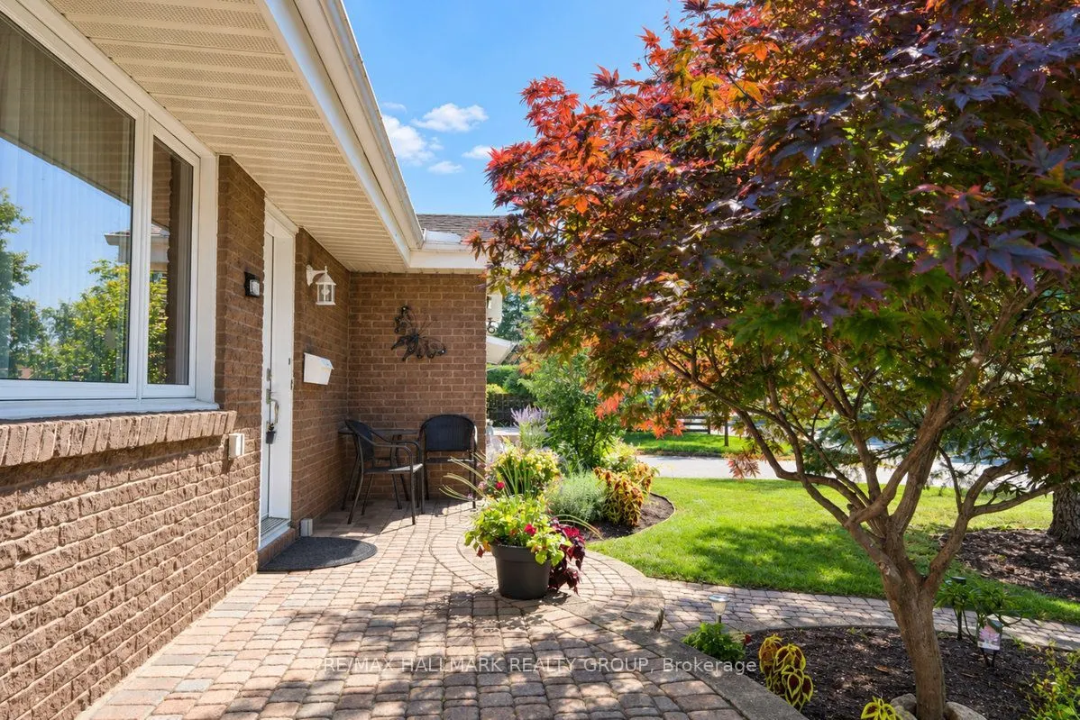 490 Tisdale Crescent