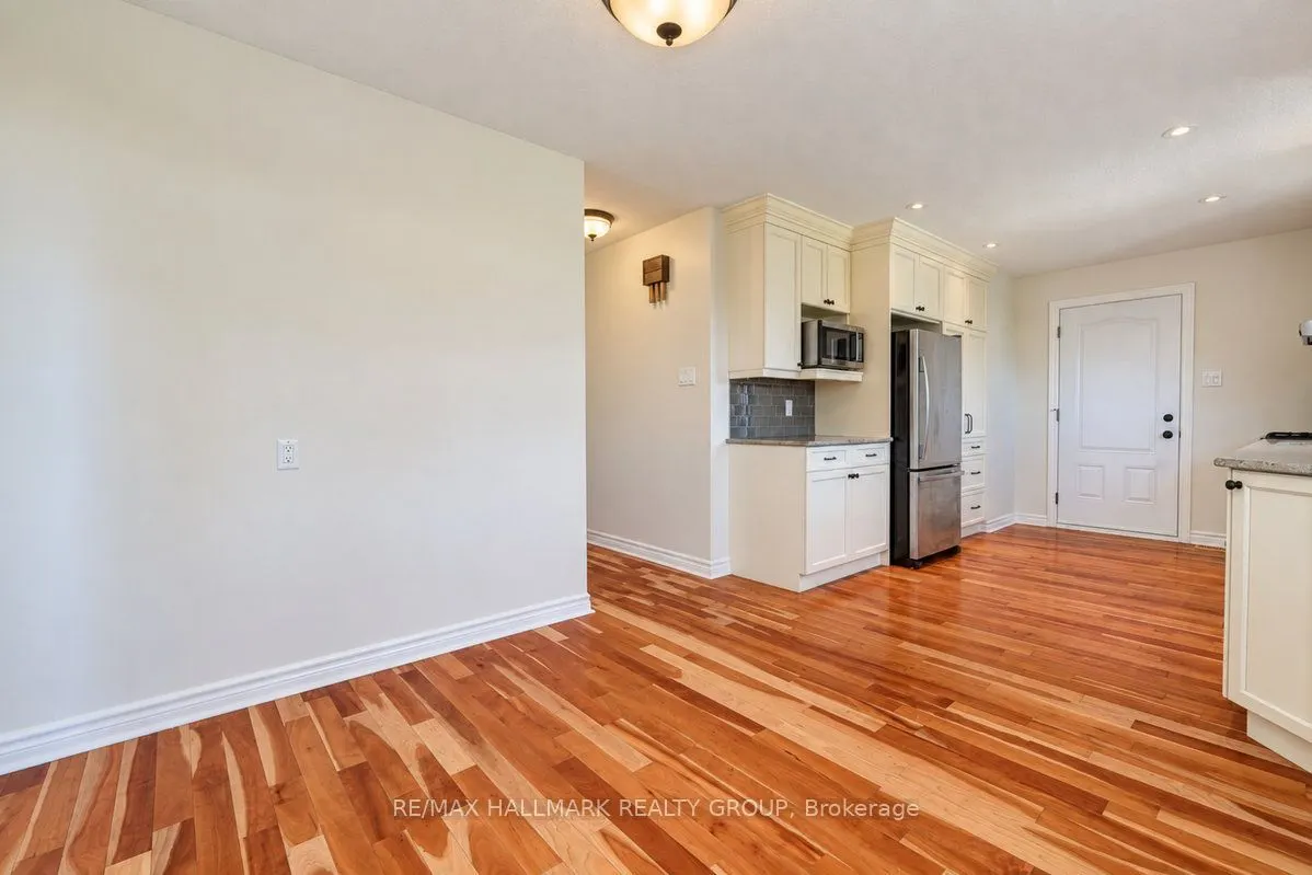 490 Tisdale Crescent