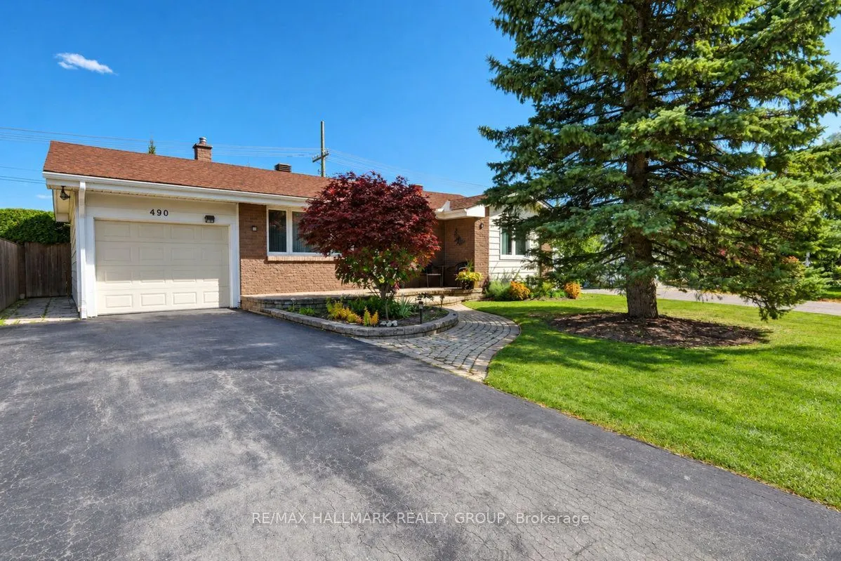 490 Tisdale Crescent