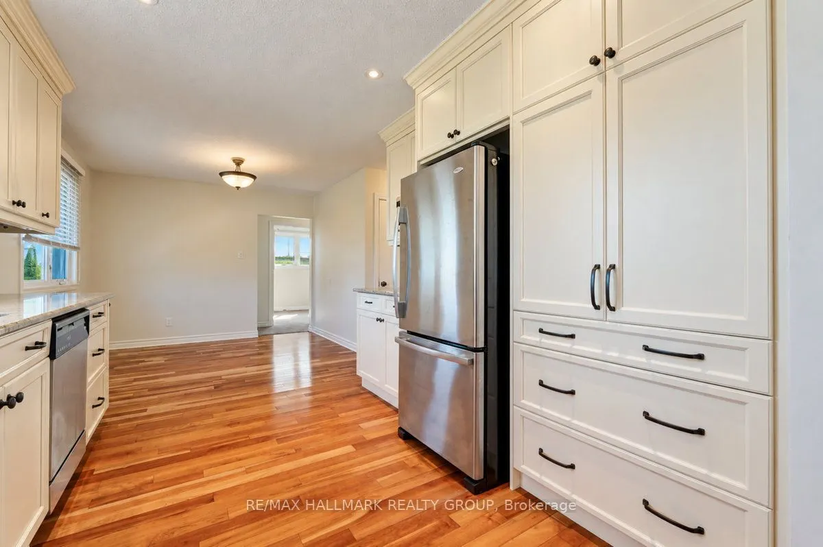 490 Tisdale Crescent