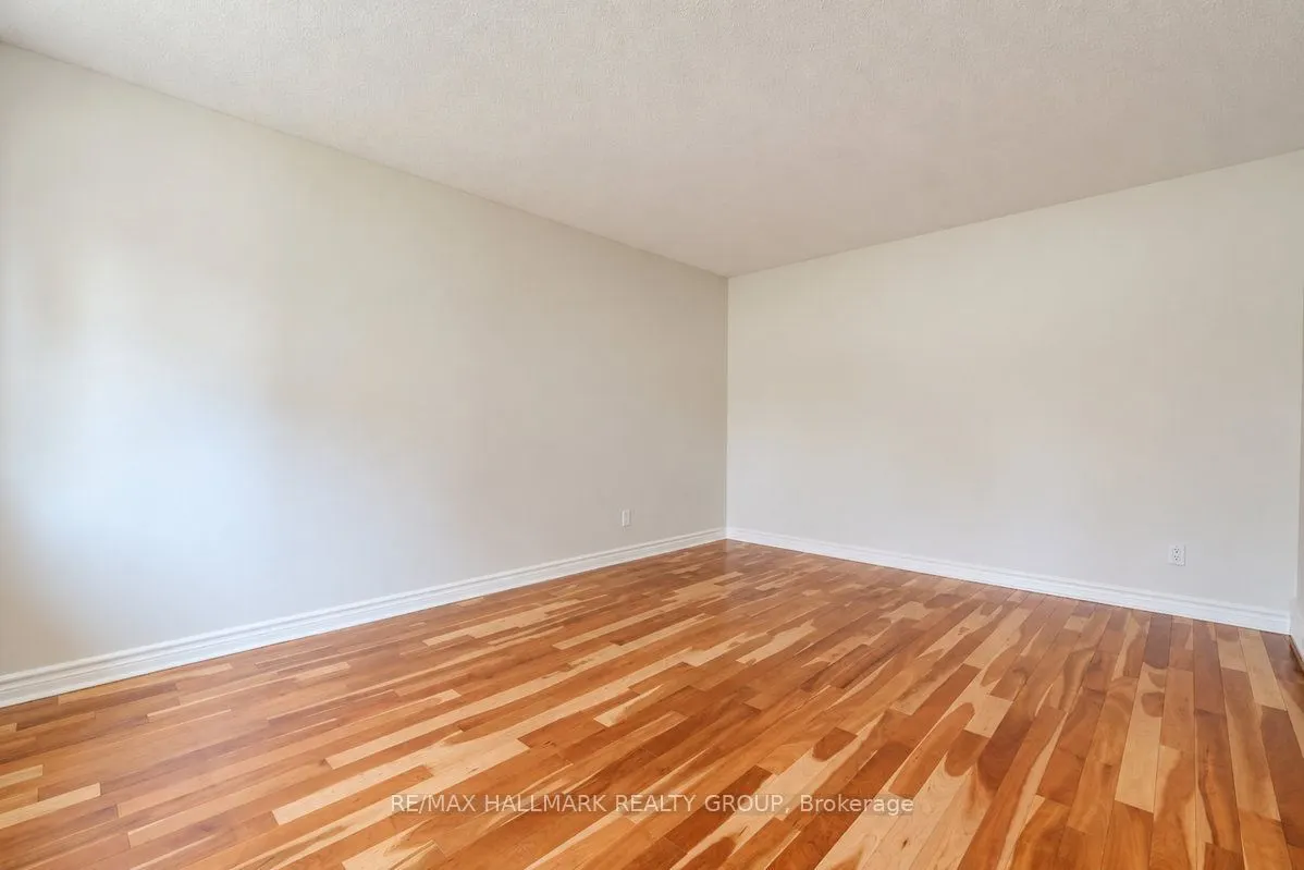 490 Tisdale Crescent