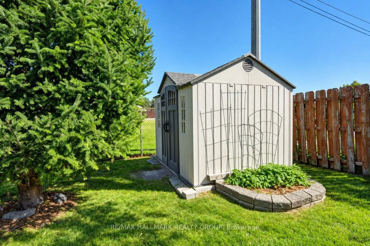 490 Tisdale Crescent