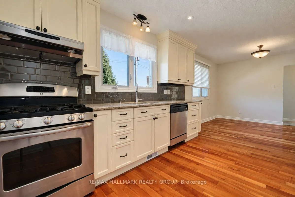 490 Tisdale Crescent