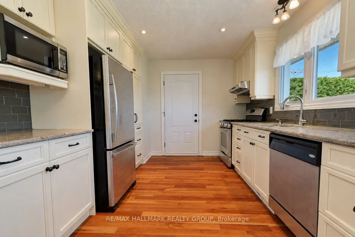 490 Tisdale Crescent