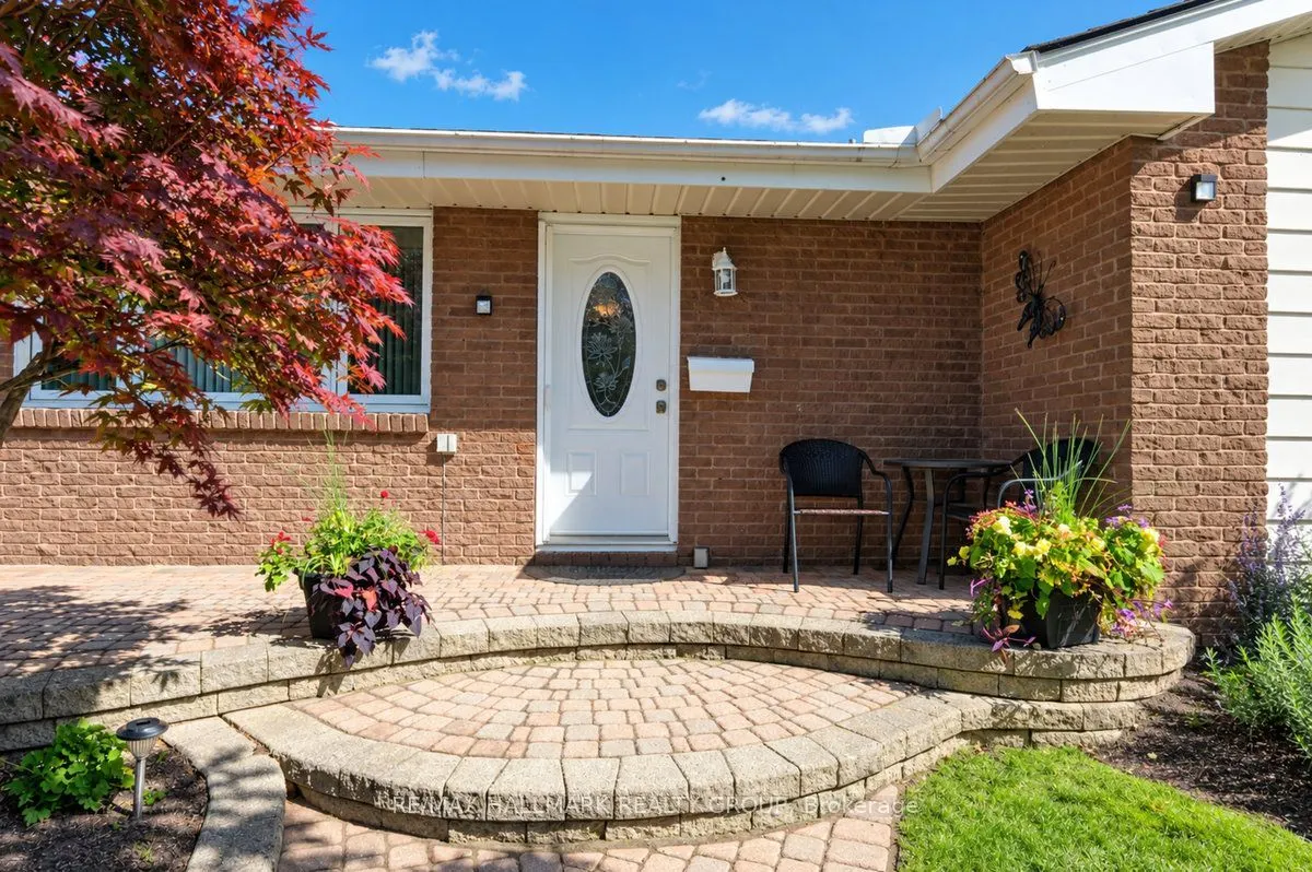 490 Tisdale Crescent